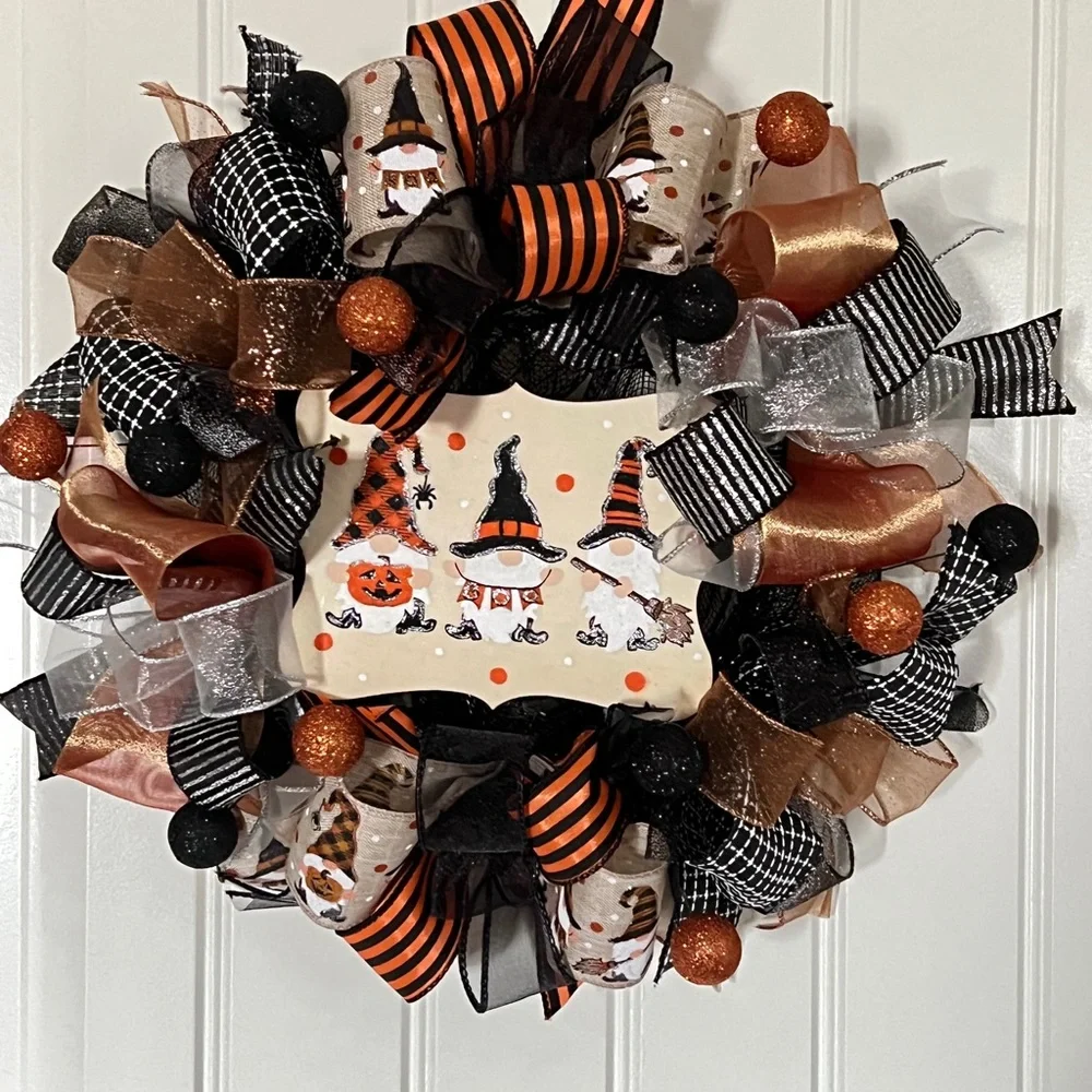 13 inch Halloween Ribbon Wreath Black & Linen Gnome MW12